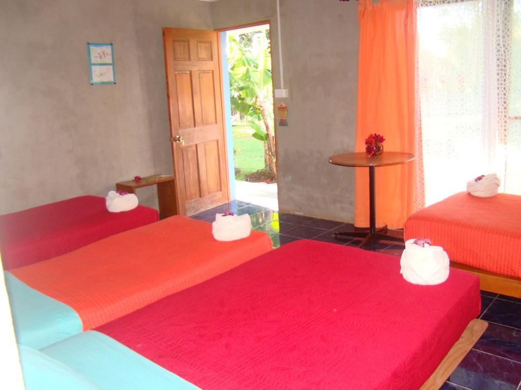 Hostal Pukao Hanga Roa Exterior photo